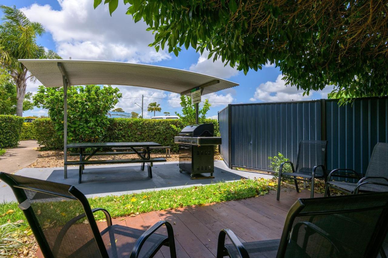 Tin Can Bay'S Sleepy Lagoon Motel Extérieur photo