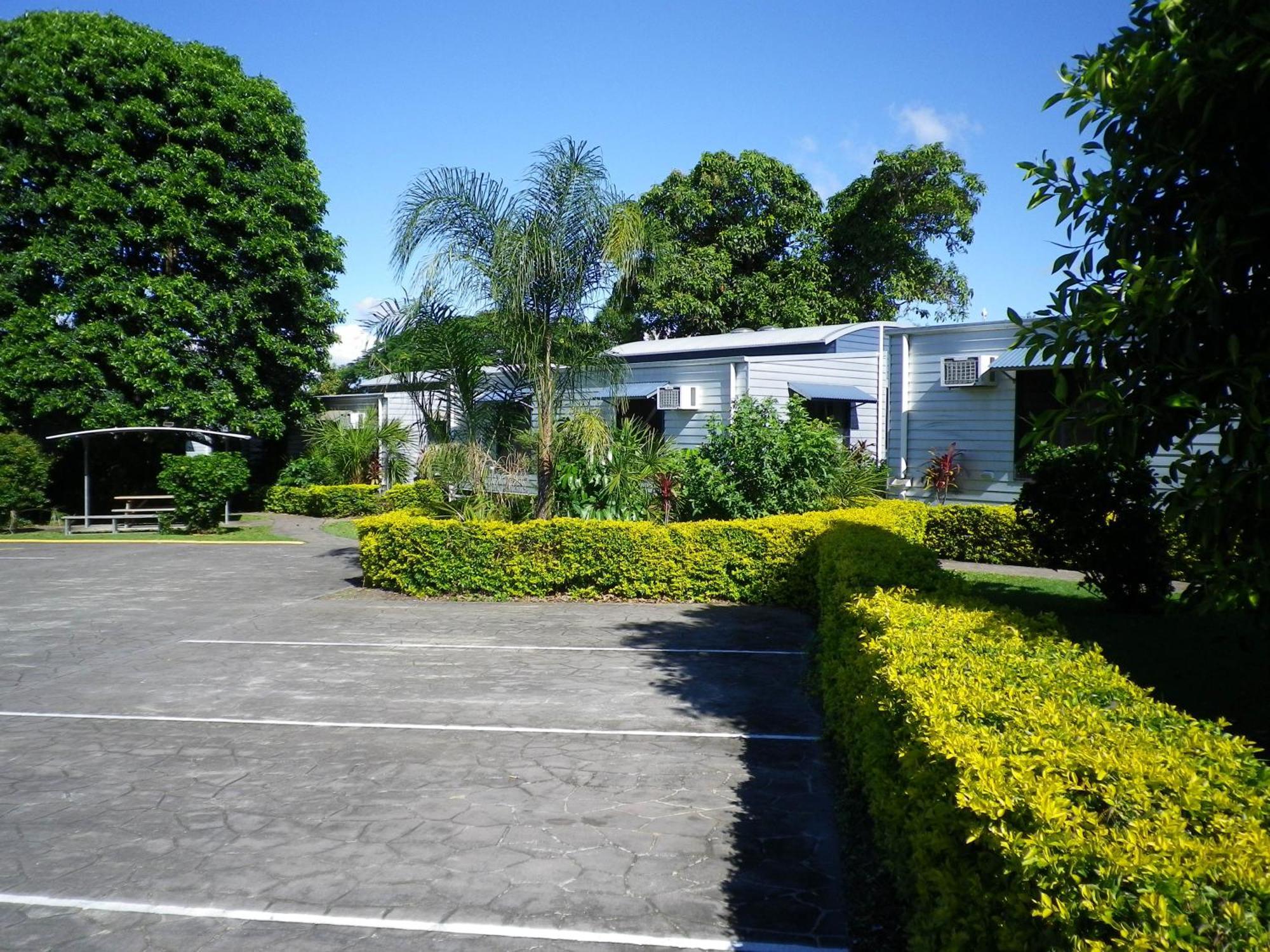 Tin Can Bay'S Sleepy Lagoon Motel Extérieur photo