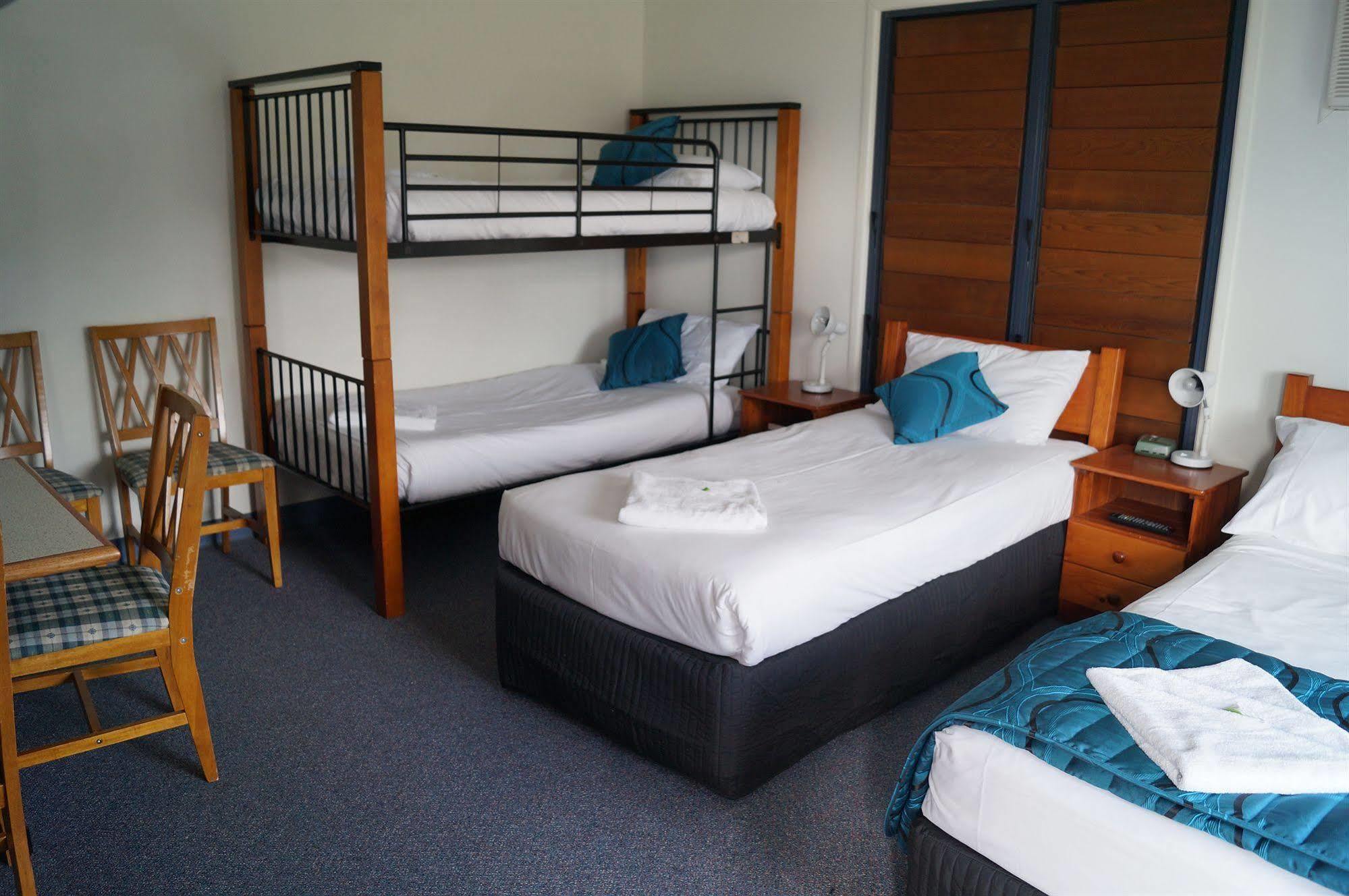 Tin Can Bay'S Sleepy Lagoon Motel Extérieur photo